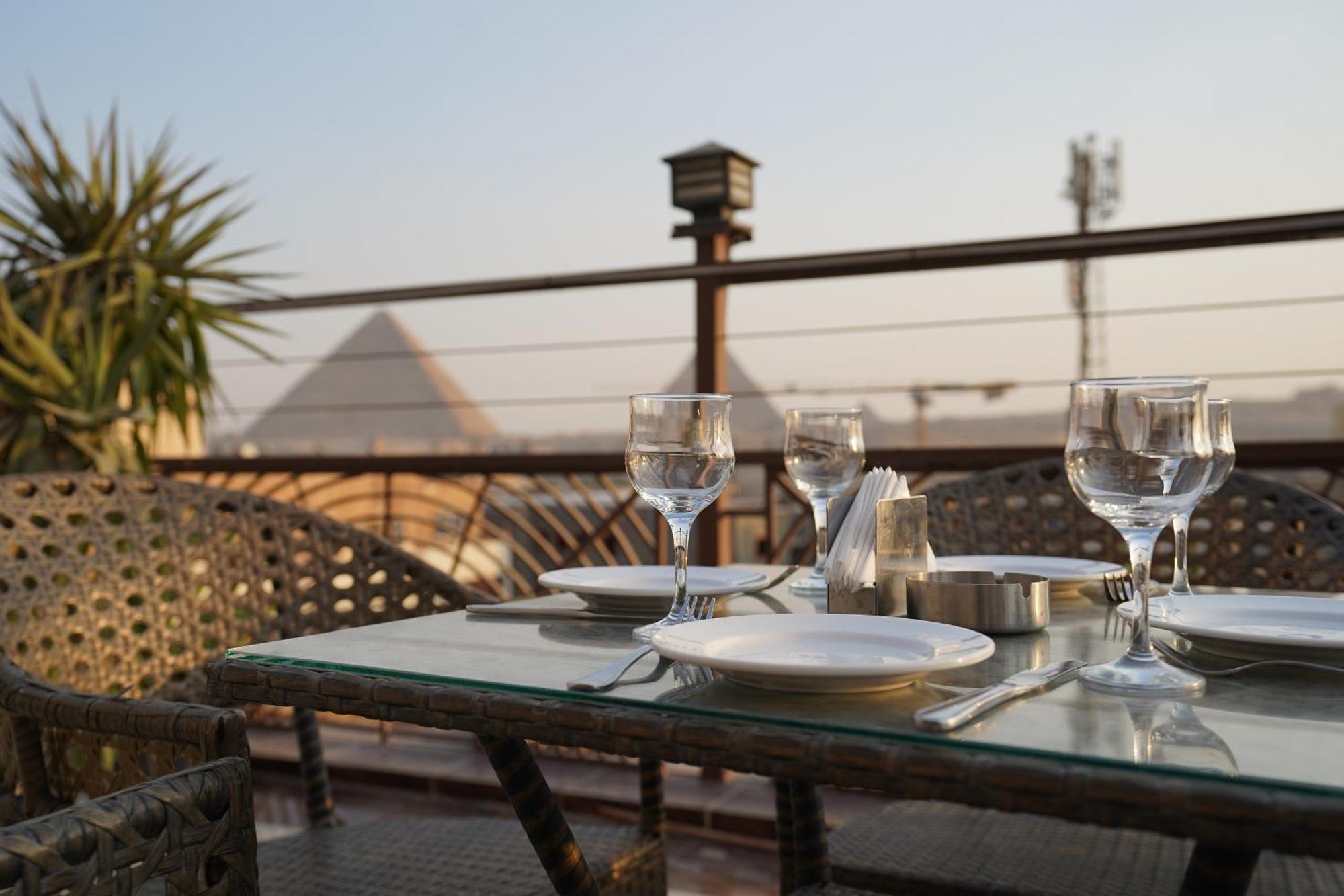 Pyramids Gem Plaza Hotell Kafret el-Gabal Exteriör bild